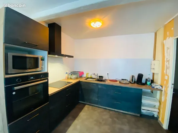 Chambre meublée