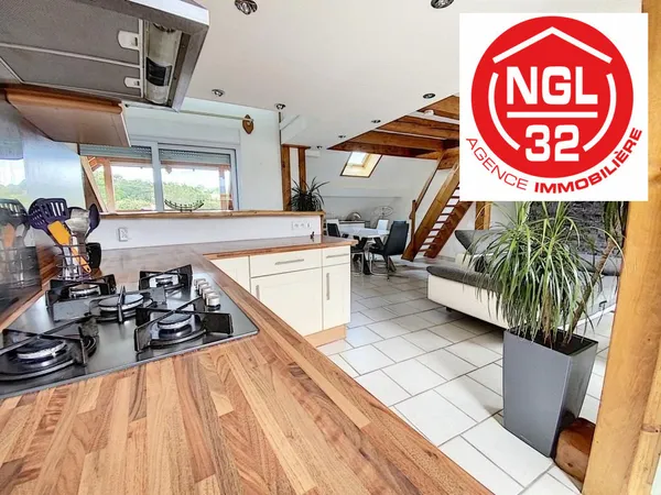 Appartement ATYPIQUE en TRIPLEX 98 m²