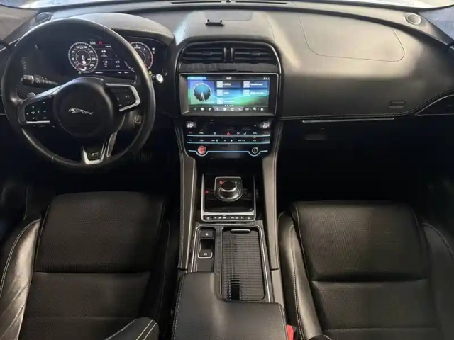 Jaguar F-Pace 2.0 d - 240 ch awd bva8 — photo 25