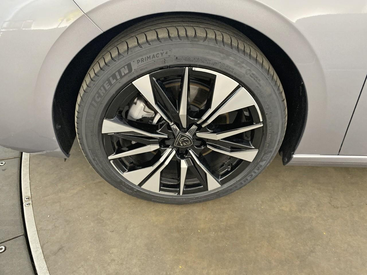 Peugeot 308 sw hybrid 145 e-dcs6 allure — photo 11
