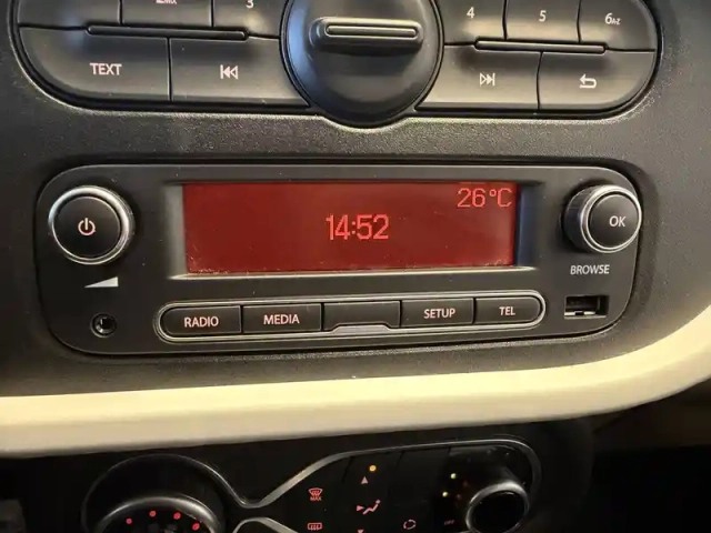 Renault Twingo iii e-tech — photo 40