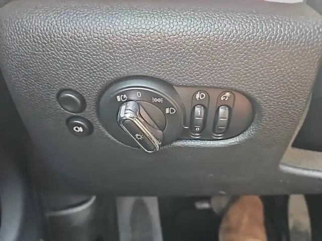 Mini Mini hatch 3 portes cooper 136 ch dkg7 — photo 13
