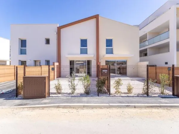 SAUVIAN, Maison T3 avec Jardin plein Sud et 2 Parkings