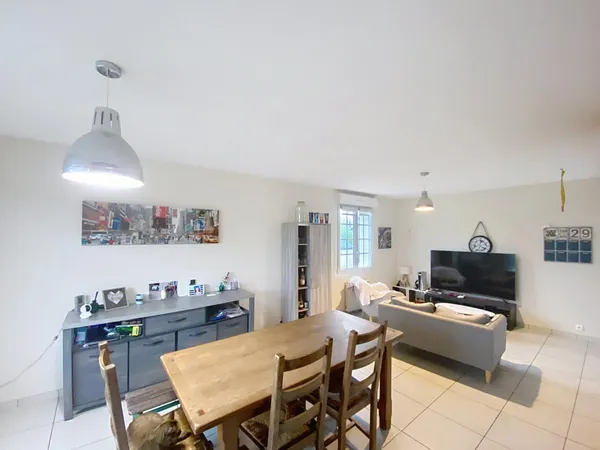 Maison 111 m², 5 chs, sous sol, terrain 465 m², Messei
