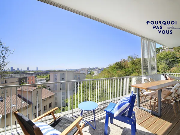 T3 en dernier étage avec grande terrasse et vue dégagée