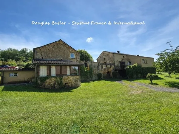 Superbe propriété en pierre de caractère avec gîte, annexe et vue dégagée