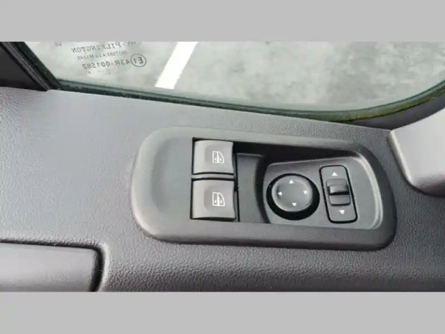 Renault Master fourgon fgn trac f3500 l2h2 blue dci 135 confort — photo 13