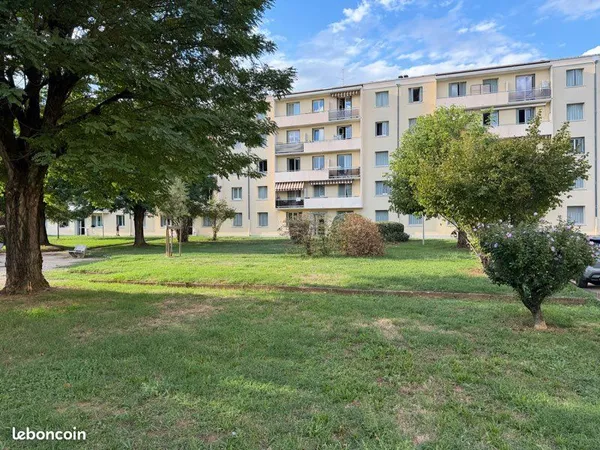 Appartement T4 - 66,96 m² - Saint-Priest sécurisée calme Très Bon État