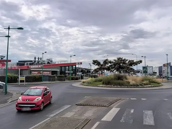 Boutique 1000 m² MOULINS