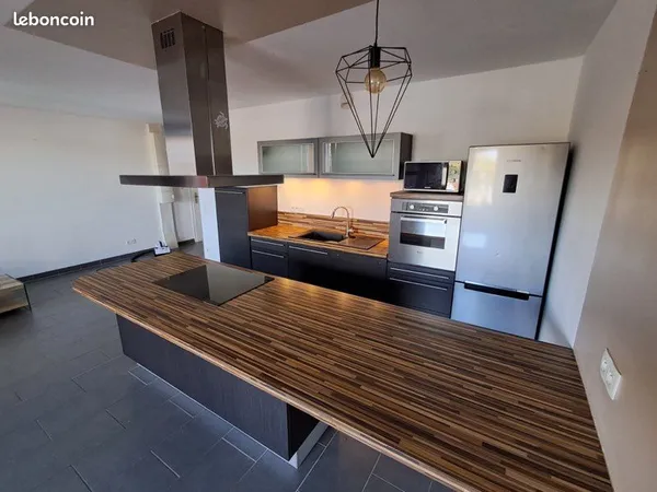 Bel appartement F4 68 m² avec terrasse, box et prestations de standing