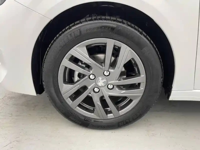 Peugeot 208 puretech 75 s&amp;s bvm5 — photo 17