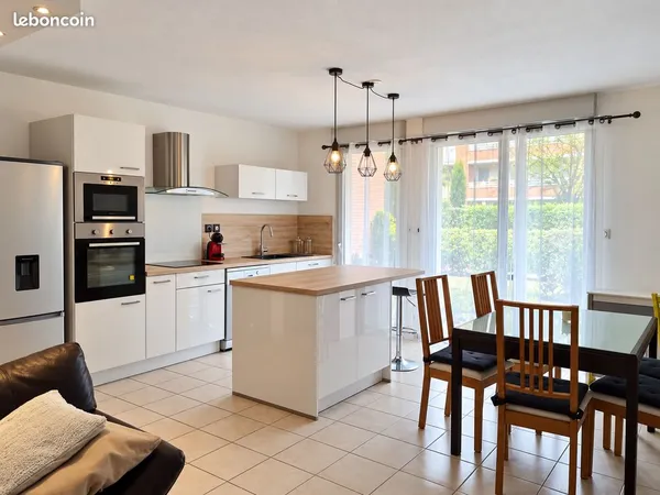 Bel appartement T2 MEUBLE de 51 m2 avec Grande Terrasse 15 m2 - Quartier PURPAN