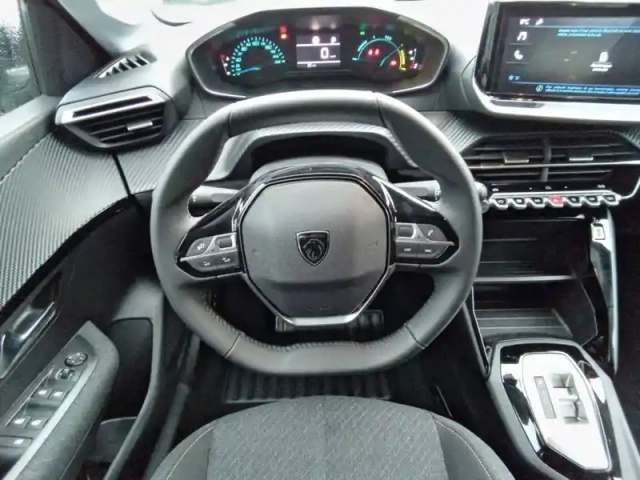 Peugeot 208 hybrid 110 ch e-dcs6 — photo 9