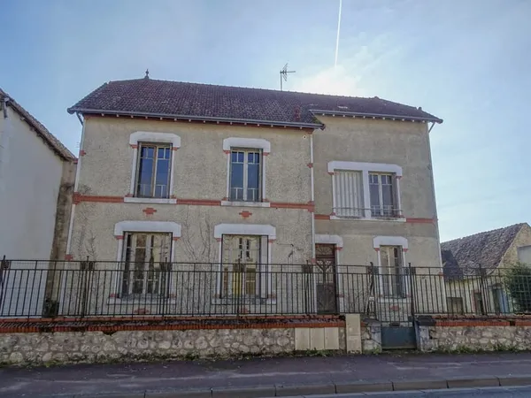 Immeuble à rénover de 186m2 à vendre à Villefranche-Sur-Cher