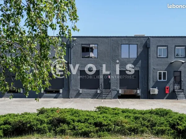 Local d'activité 1 295 m²