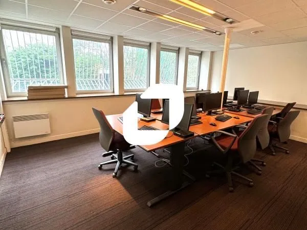 Bureau 203 m²