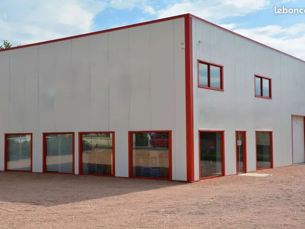 Local commercial / artisanal / bureaux