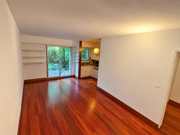ST MANDE (94) - STUDIO 35 M2 + JARDIN ARBORE PRIVATIF 30 M2 - CALME - PROCHE TRANSPORTS, COMMERCES E