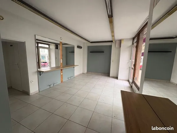 Local professionnel 80 m²