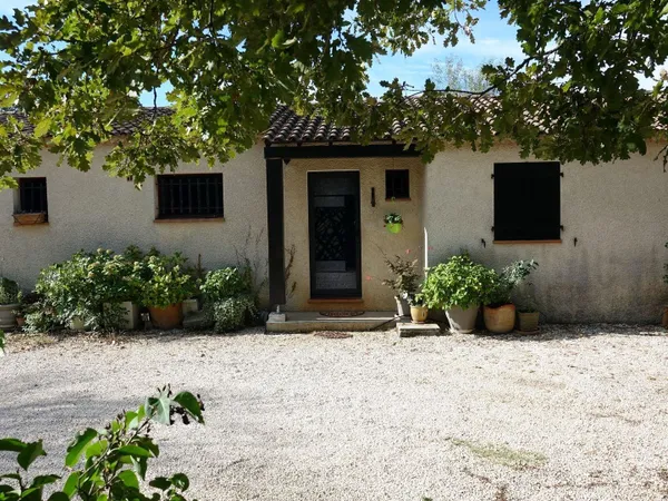 Maison plain pied sur un terrain de 4207 m²
