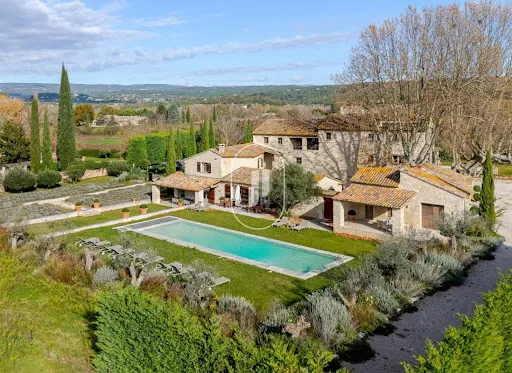 Maison 753 m²
