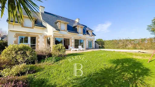 Maison 9 pièces 256 m²