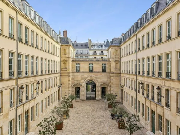 Bureaux 1646 m²