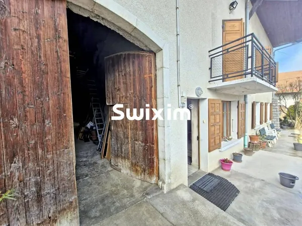 Maison 10 pièces 216 m²
