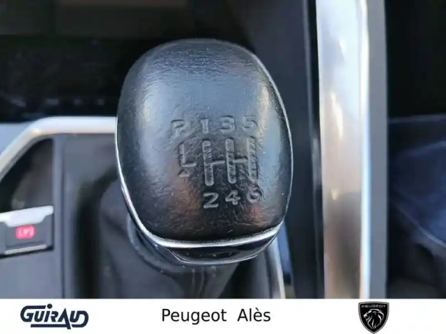 Peugeot 3008 puretech 130ch s&amp;s bvm6 — photo 16