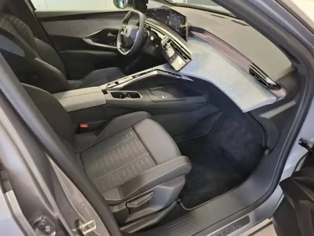 Peugeot 5008 electrique 210 ch 73 kwh — photo 42