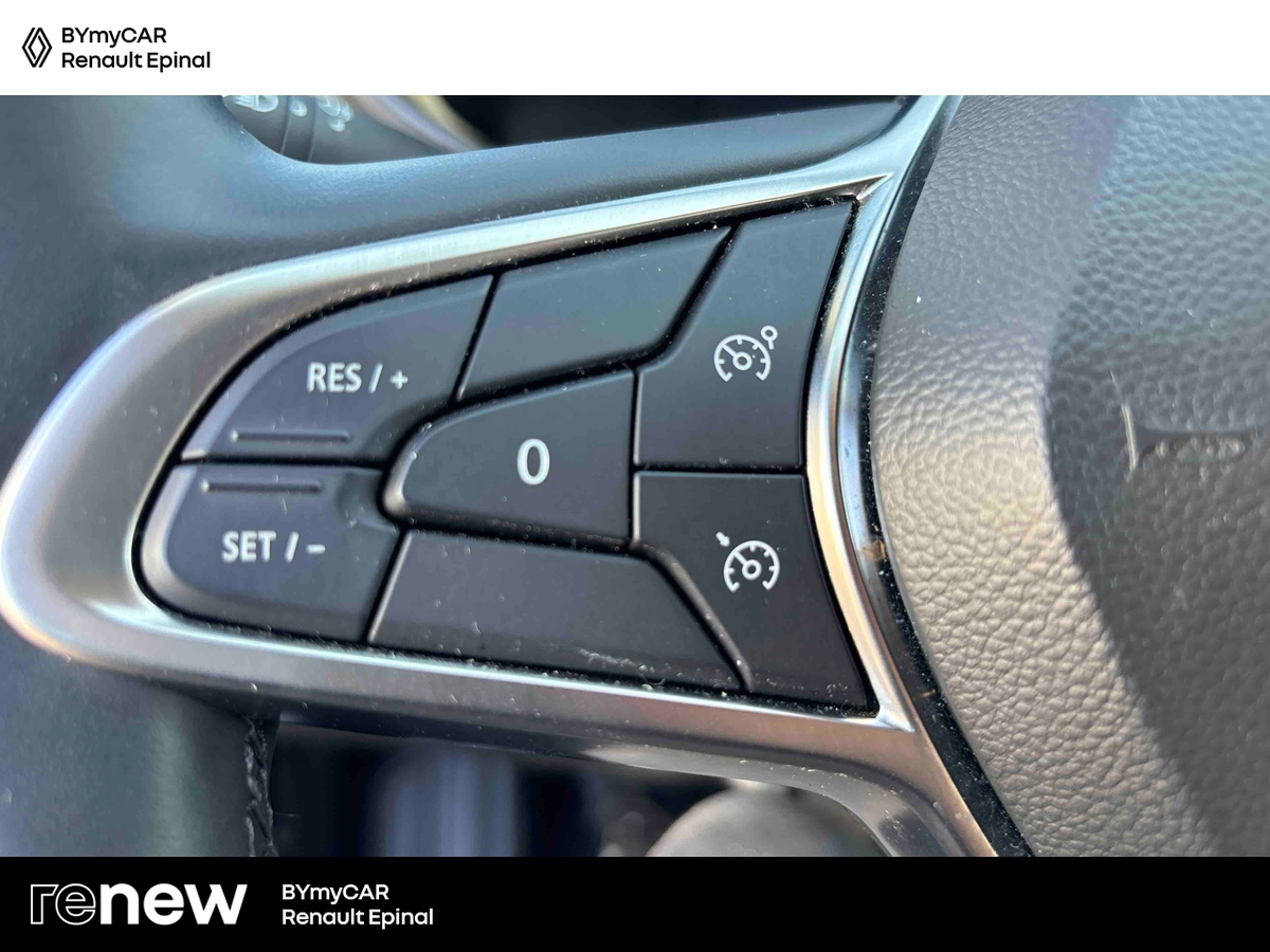 Renault Clio TCe 90 — photo 18
