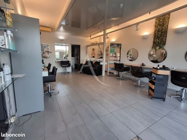 Local 54 m² SAINTES