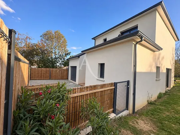 Maison contemporaine de 2021 / À deux pas du bourg et à 20 min de Nantes