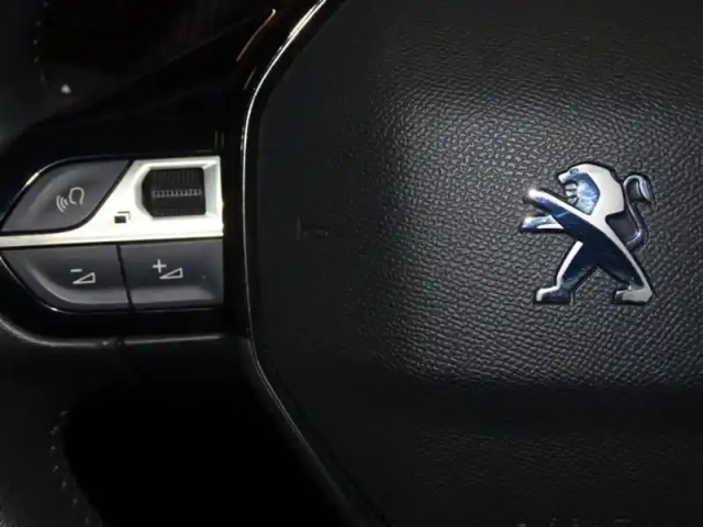 Peugeot 208 1.2 puretech 100ch s&amp;s allure 118g 2 places — photo 13
