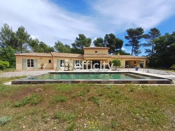 Maison 5 pièces 220 m²