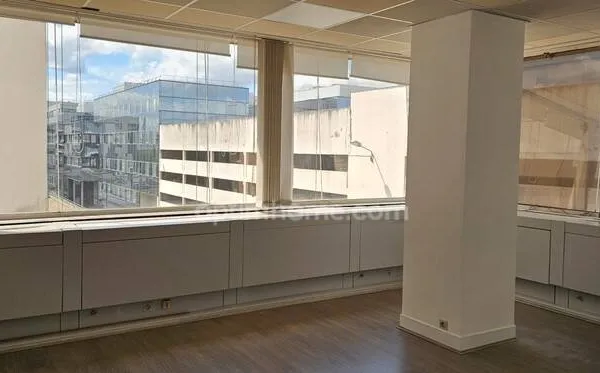 Bureau 25 m²