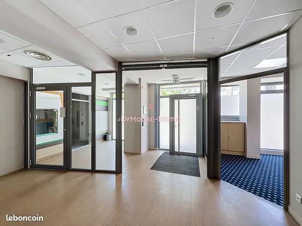 Local 110 m² saint etienne