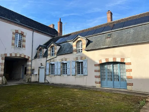 Maison - 2 Appartements -Bellegarde 7 pièce(s) 196.45 m2