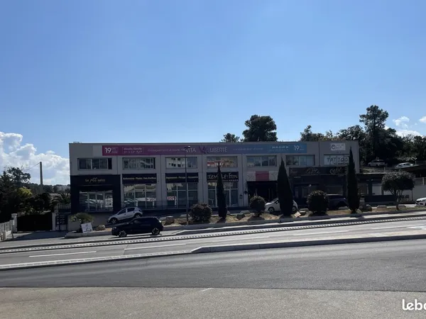 Local 900 m² Ajaccio