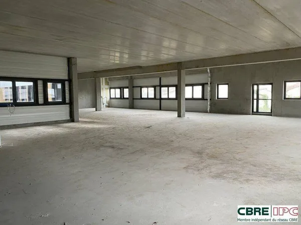 Local commercial 389 m²