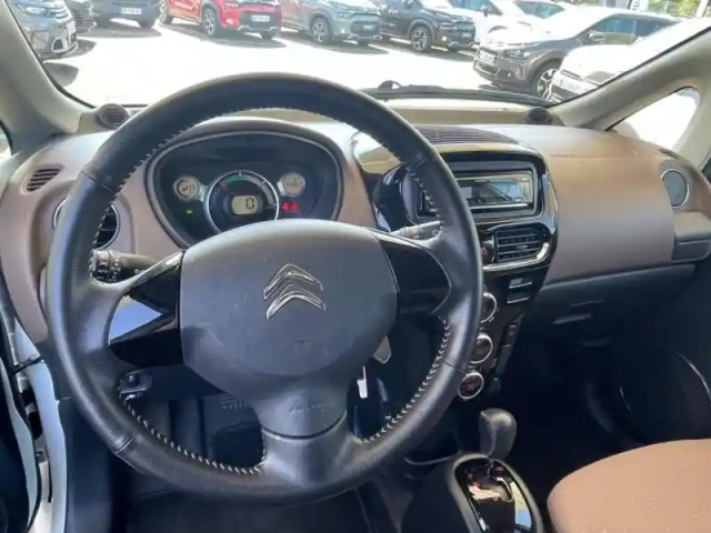 Citroën C-Zéro confort — photo 11