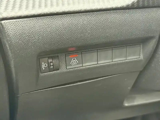 Peugeot 208 puretech 75 s&amp;s bvm5 — photo 25