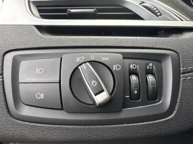 Bmw X1 sdrive18da 150ch xline — photo 12