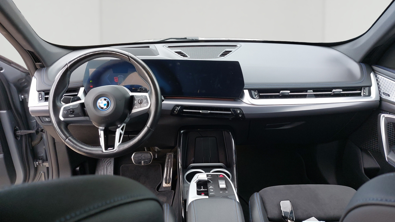 BMW X1 xDrive 30e 326ch DKG7 — photo 9