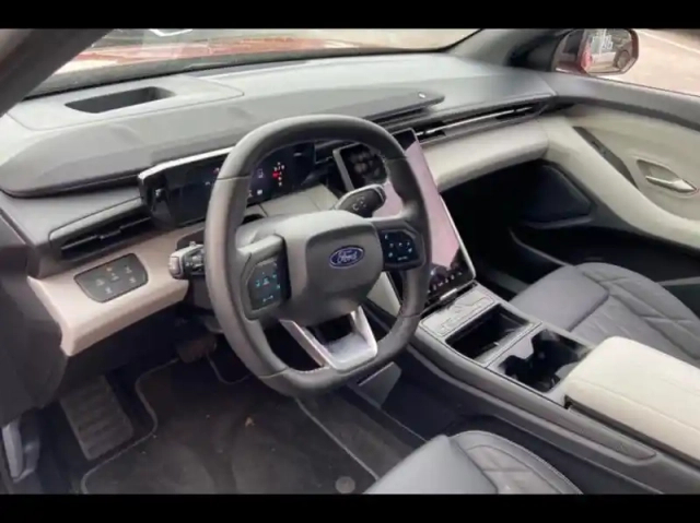Ford Explorer 286ch extended range 77kwh rwd — photo 9