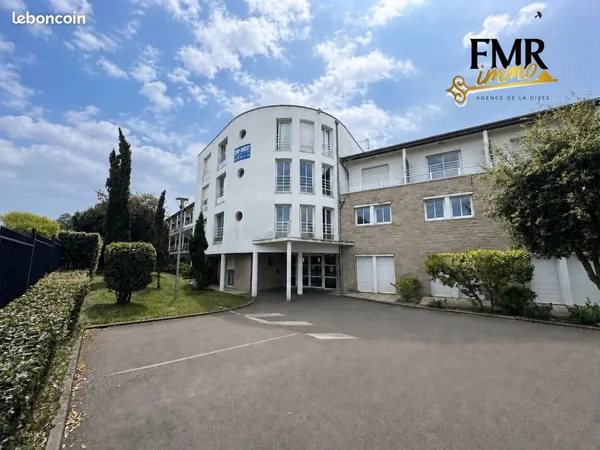 Studio 1 pièce 28 m²