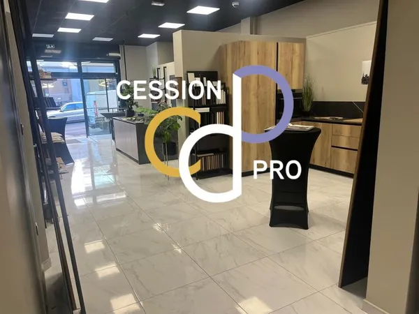 CUISINISTE AVEC MAGNIFIQUE ET FONCTIONNEL SHOW ROOM A CEDER DANS L'HERAULT CAUSE RETRAITE
