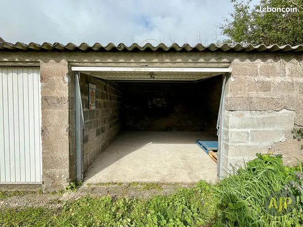 Parking/box 19 m² REZE