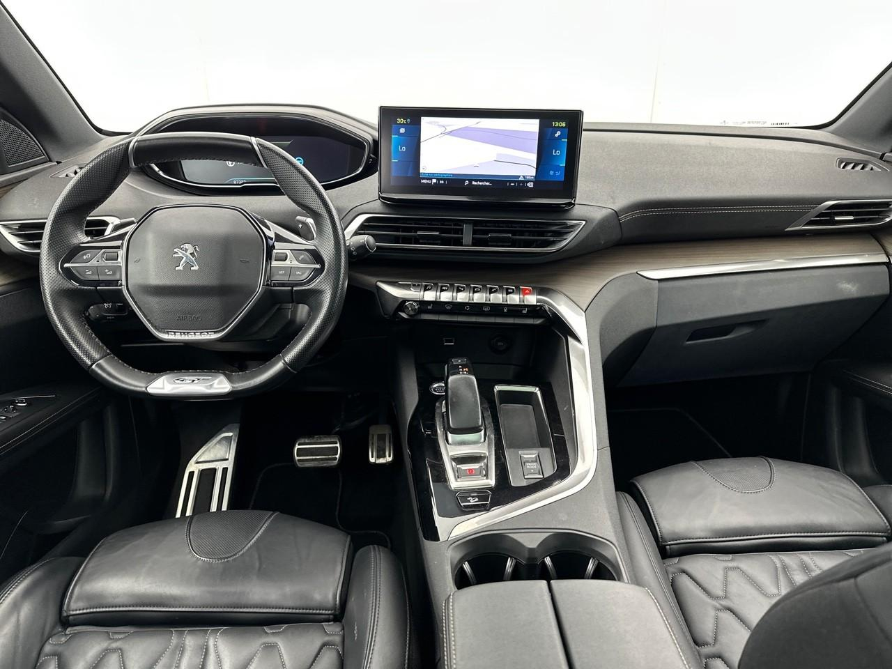 Peugeot 3008 hybrid4 300 e-eat8 gt — photo 11