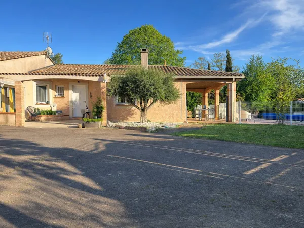 Maison plain pied T6 147 m2 - 1000 m2 de parcelle piscine do